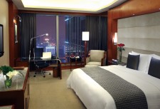 Luxury Grand Kempinski Hotel Shanghai | Deluxe Bund View Room